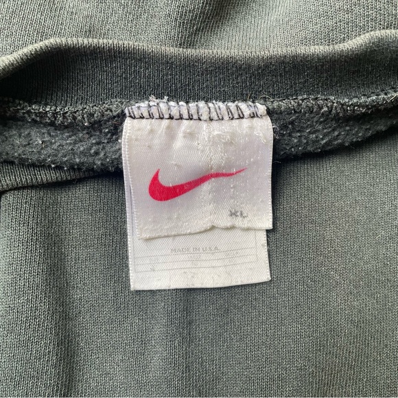 90s Vintage Nike Crew Neck Sweater - Picture 3 of 6